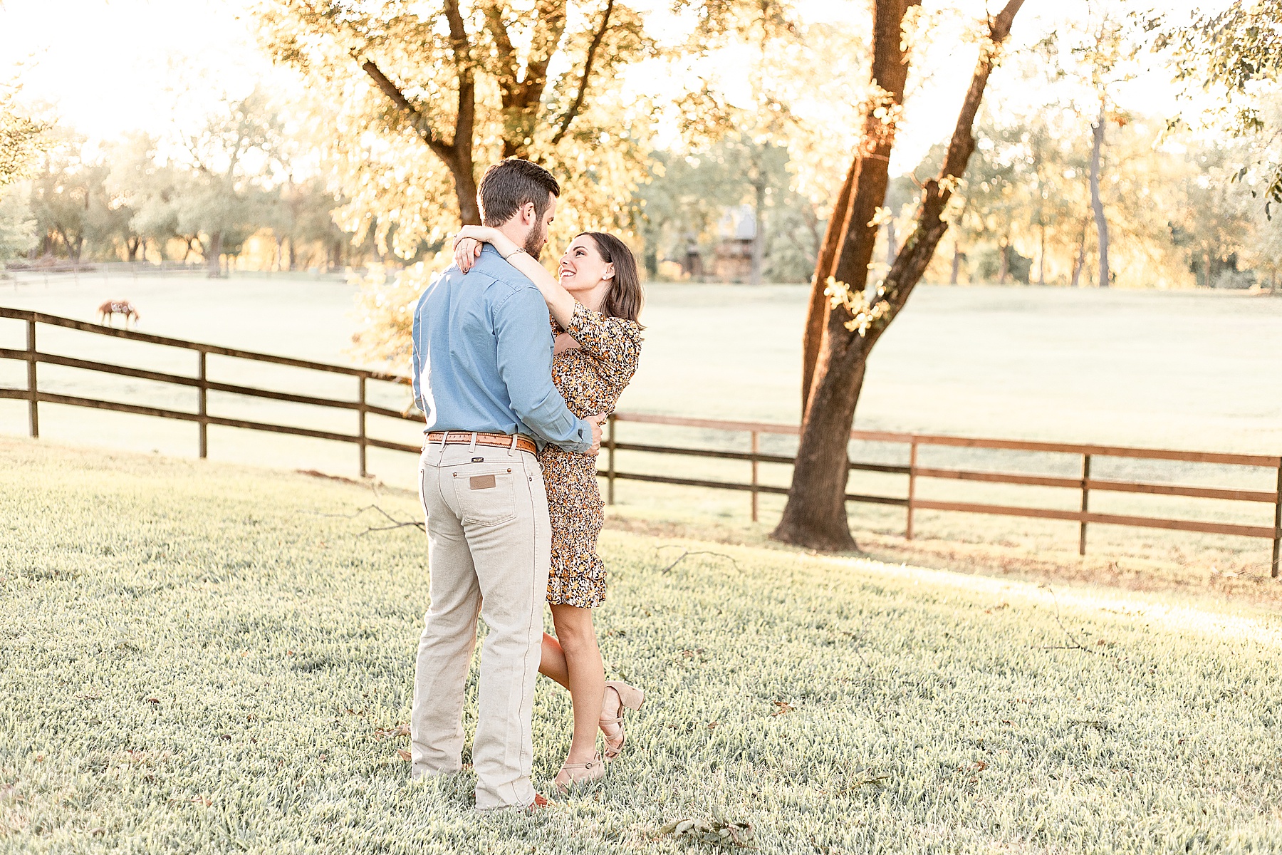 Willow Vogt Photography, Golden Hour, Anniversary Session, Couples Session, Waco Photographer, Texas Photographer